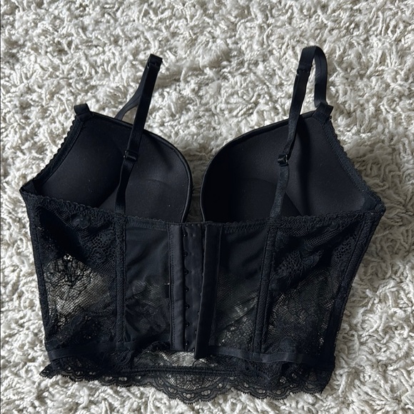 Elegant Black Lace Bralette - Picture 5 of 8